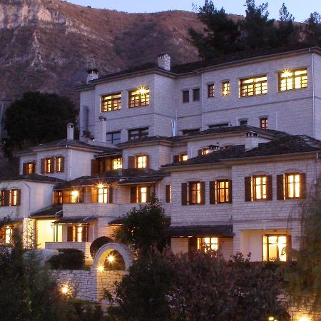 Hotel Taxiarches Aristi Buitenkant foto