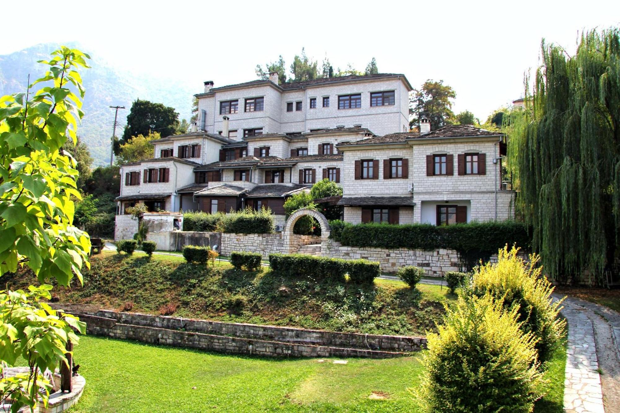 Hotel Taxiarches Aristi Buitenkant foto
