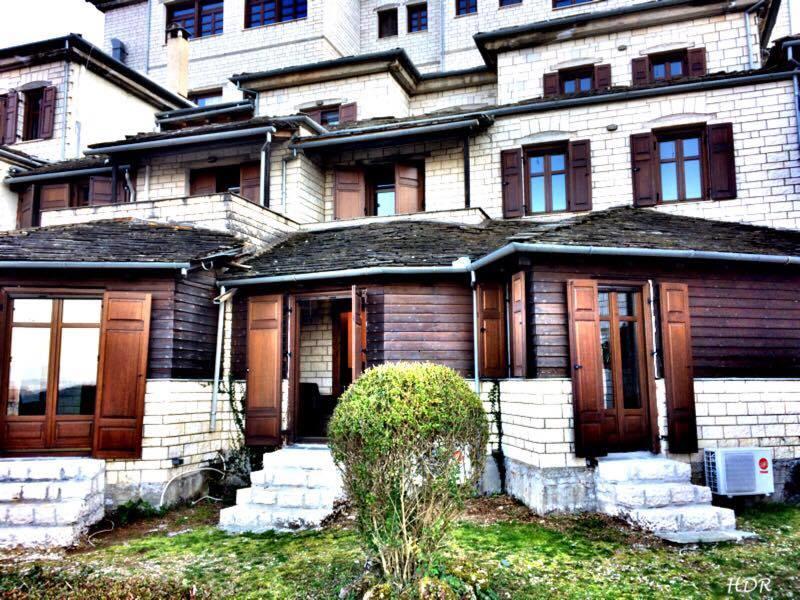 Hotel Taxiarches Aristi Buitenkant foto