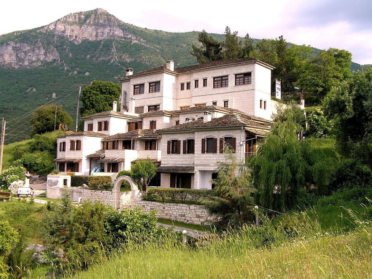Hotel Taxiarches Aristi Buitenkant foto